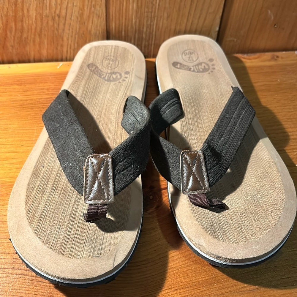 Wilcor Flip Flops Tan Brown size 12